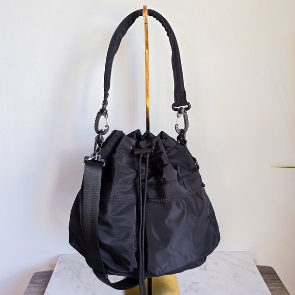 Street Level, New, Cali Black Nylon Drawstring Bucket Crossbody Shoulder Bag - Picture 1 of 13